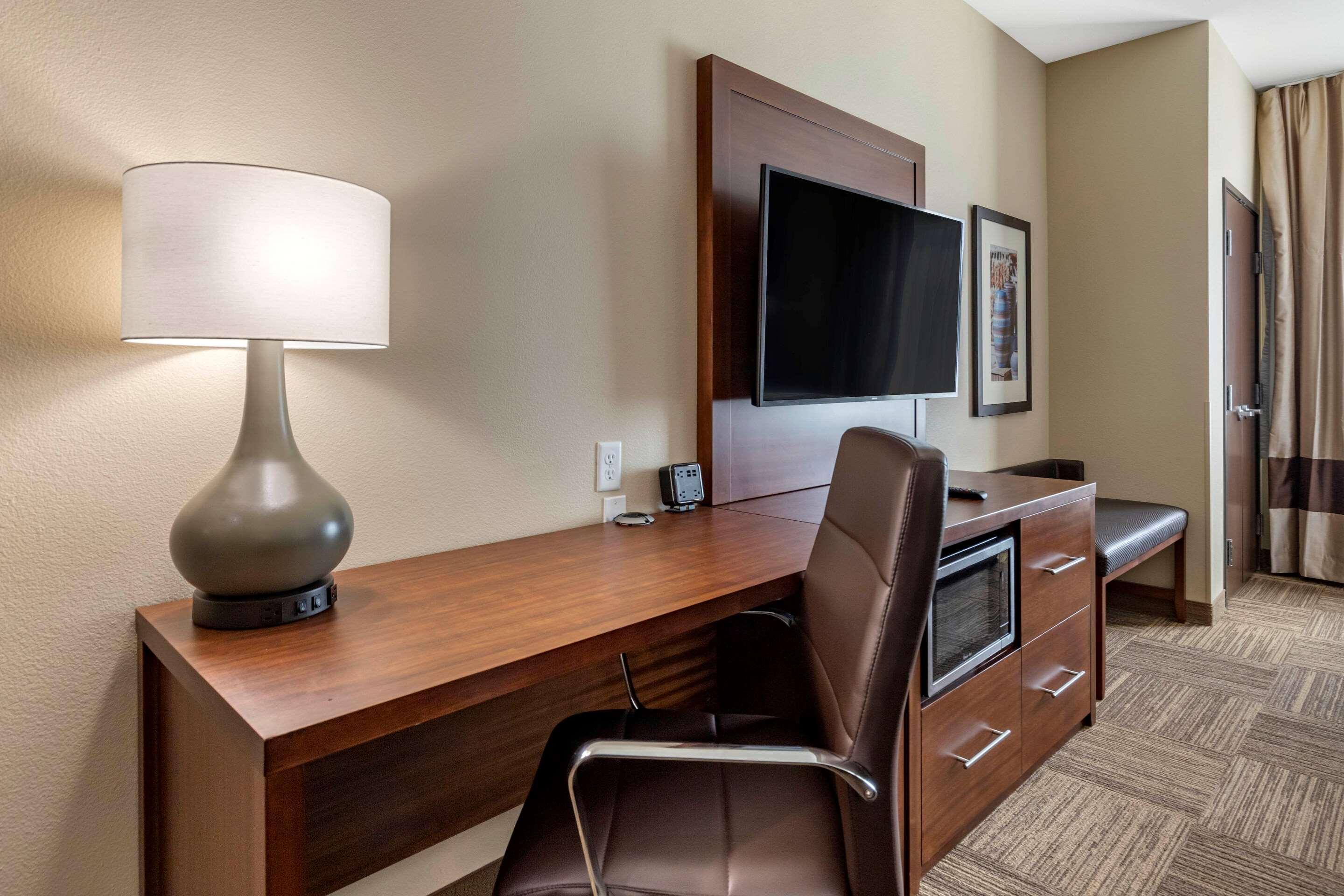 סידר פארק Comfort Suites מראה חיצוני תמונה
