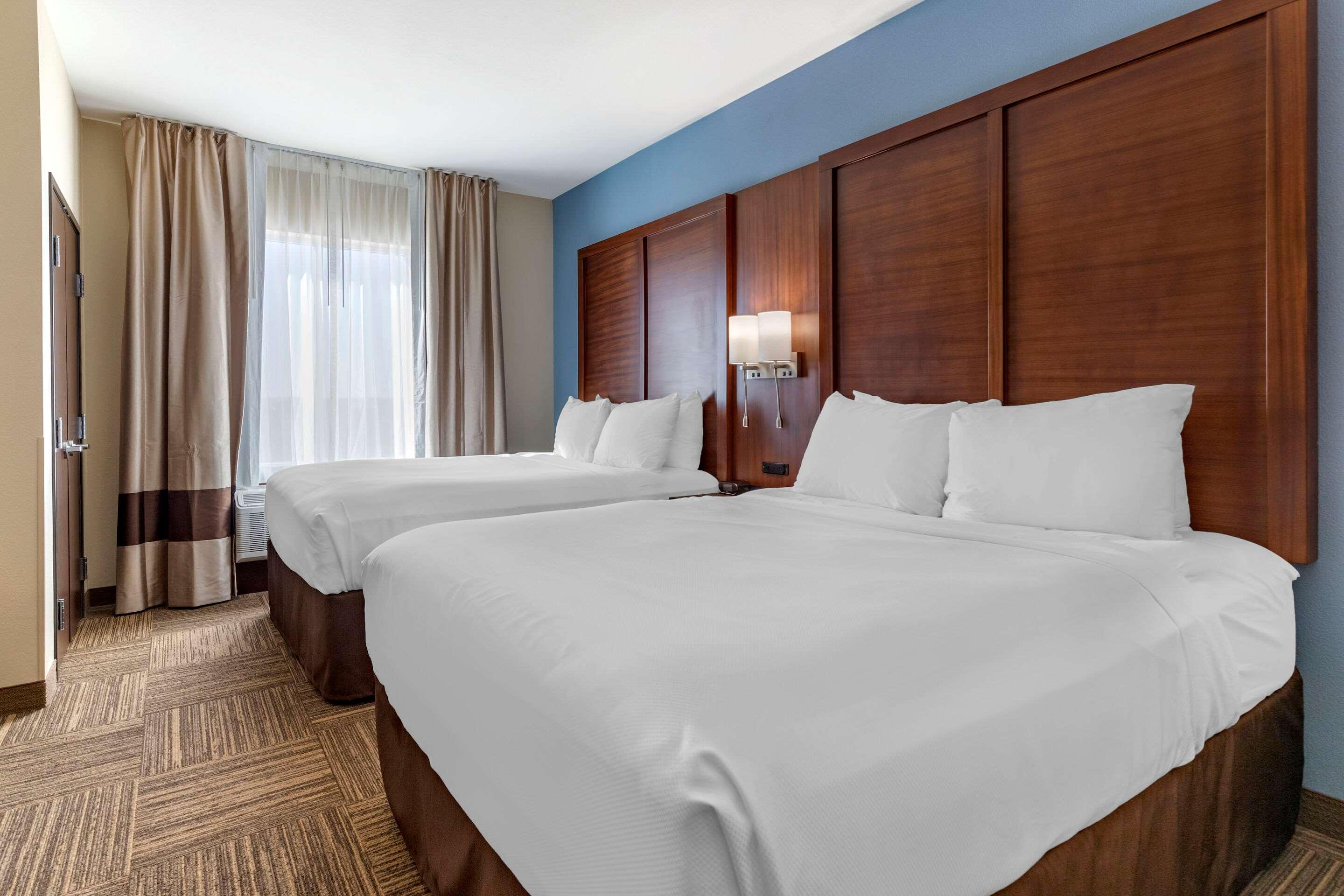 סידר פארק Comfort Suites מראה חיצוני תמונה