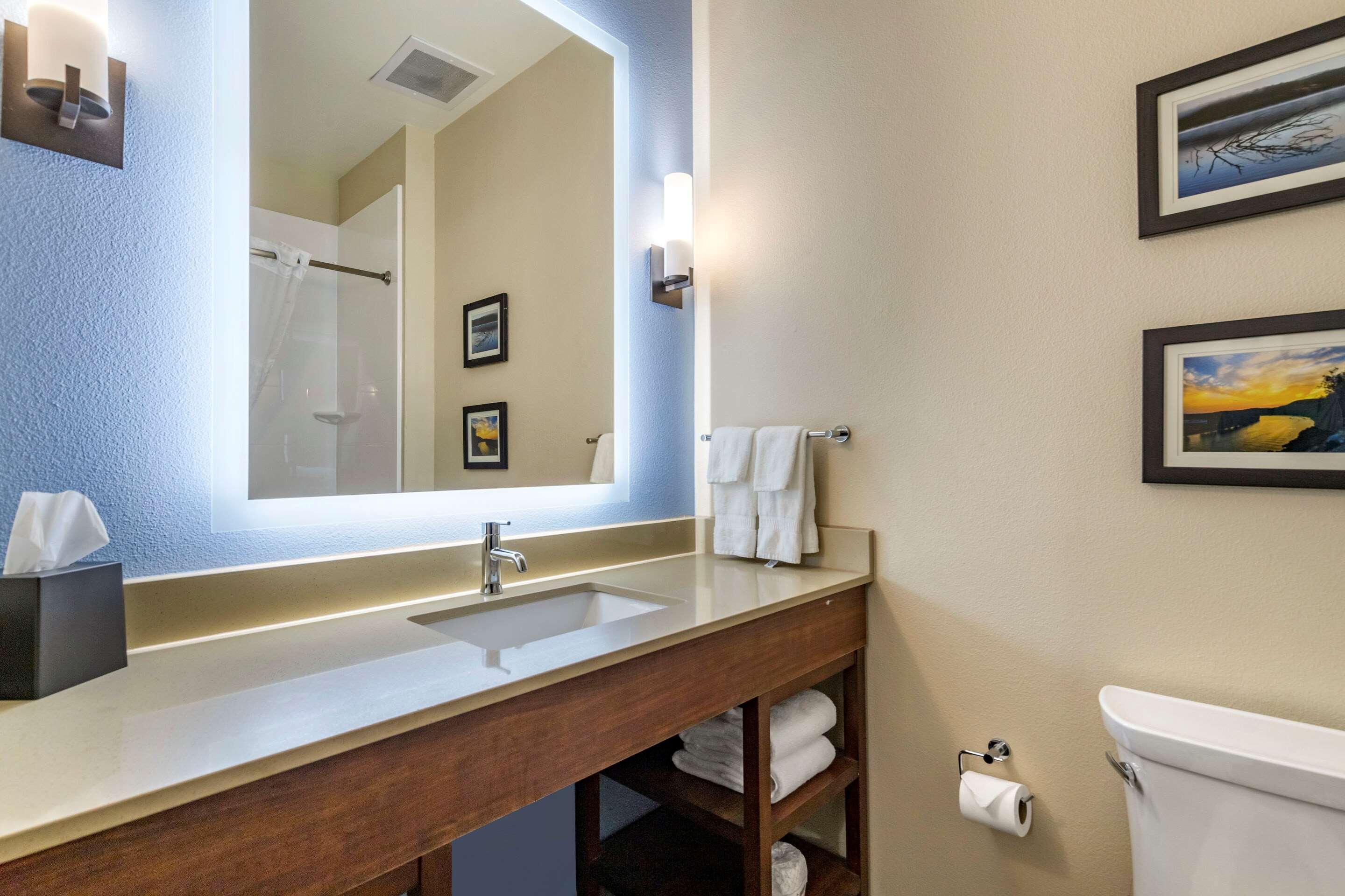 סידר פארק Comfort Suites מראה חיצוני תמונה