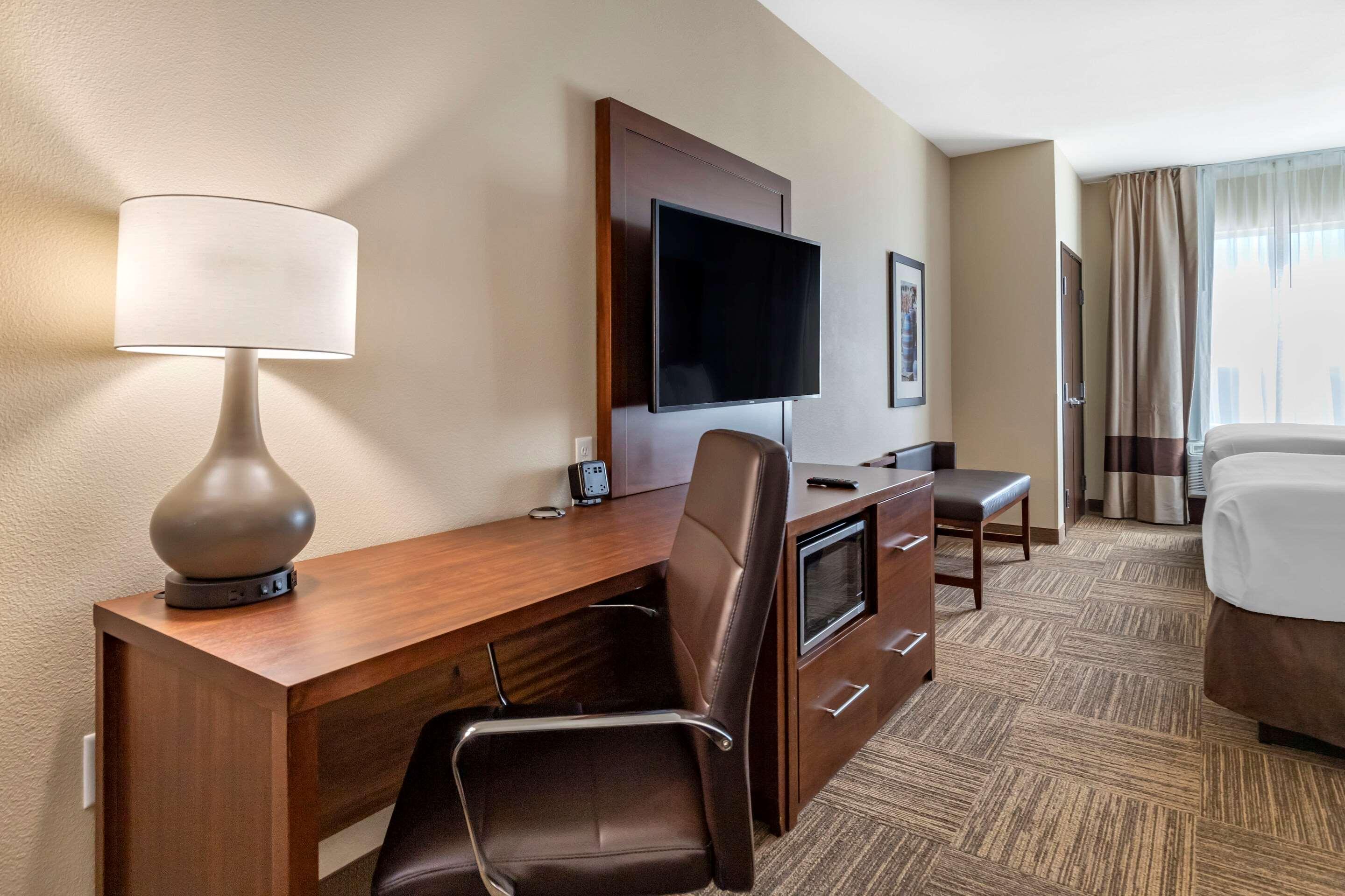 סידר פארק Comfort Suites מראה חיצוני תמונה