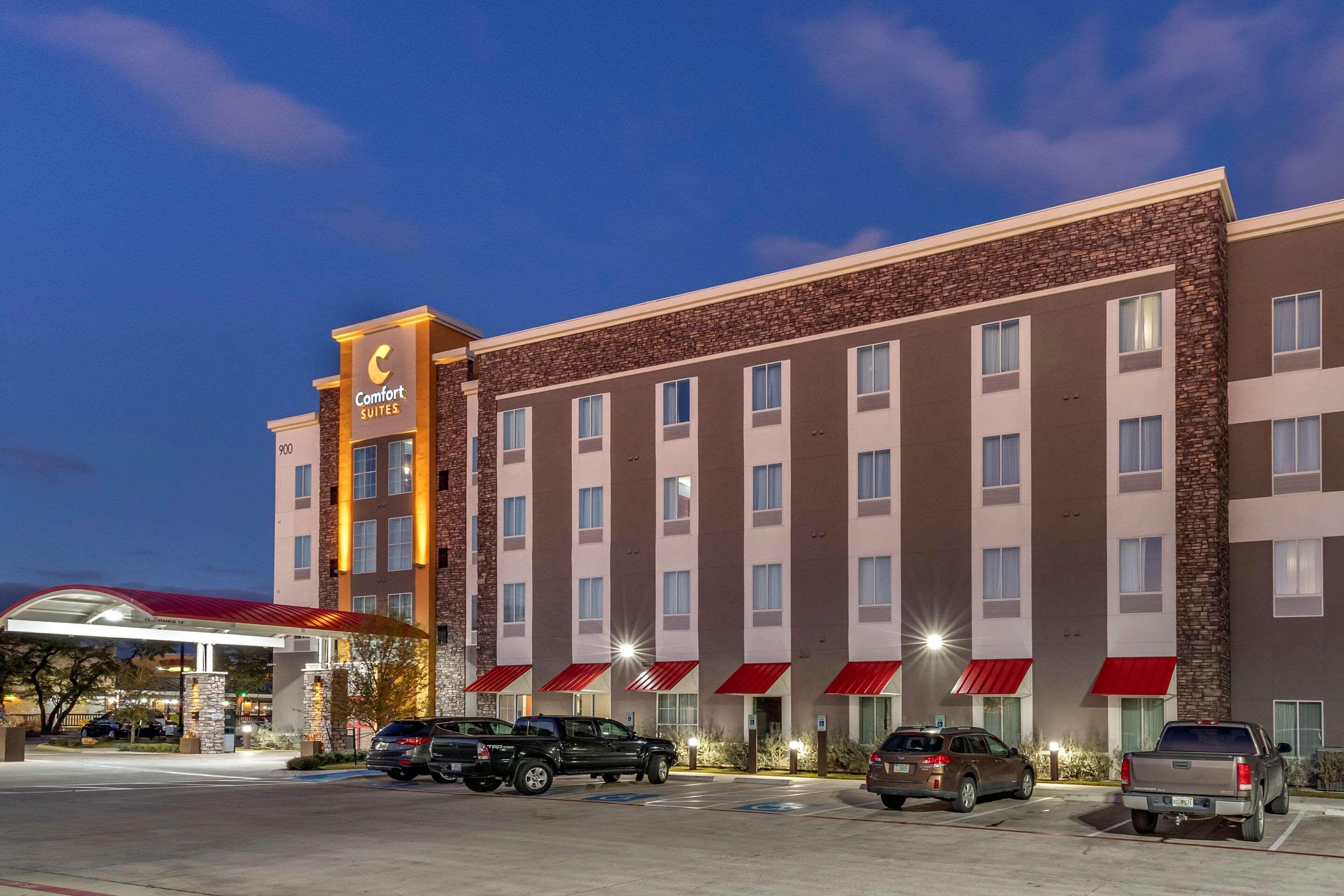 סידר פארק Comfort Suites מראה חיצוני תמונה