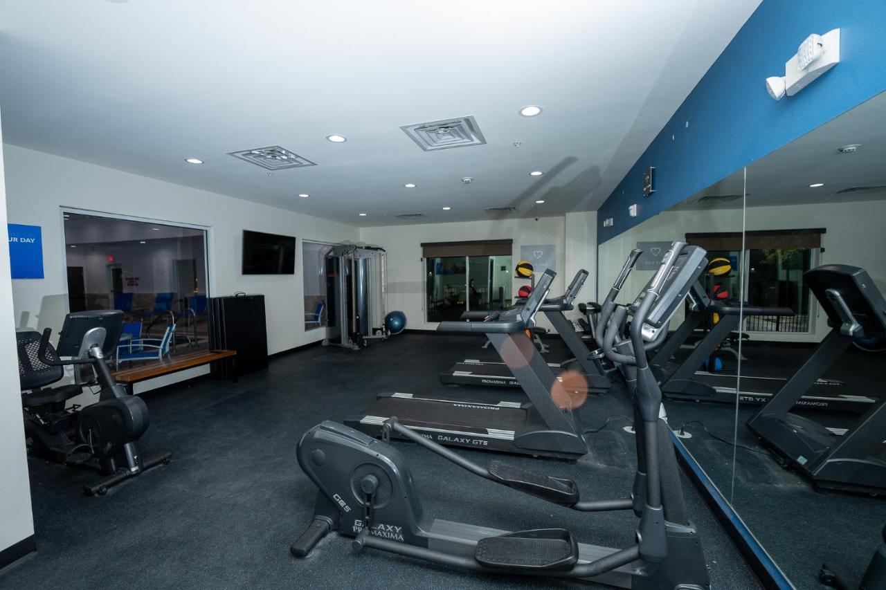 סידר פארק Comfort Suites מראה חיצוני תמונה