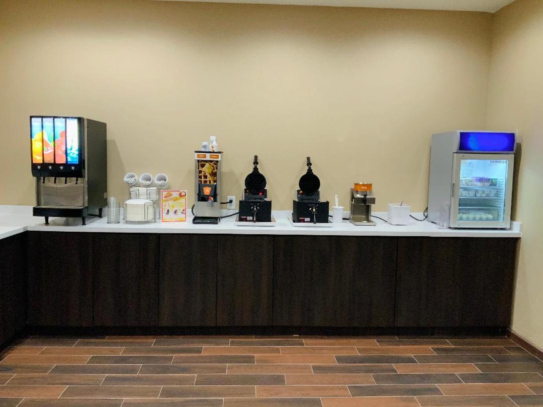 סידר פארק Comfort Suites מראה חיצוני תמונה